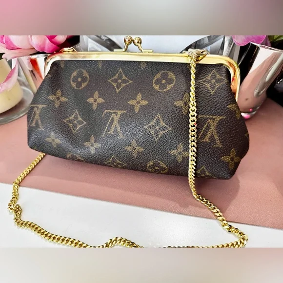 SOLD Vintage Louis Vuitton Kisslock Purse w COA - Picture 4 of 13